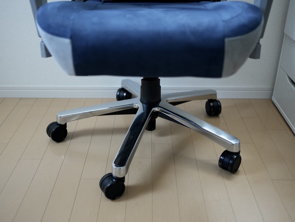 AKRacing Faura　金属製の脚