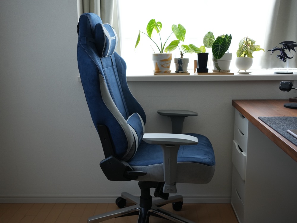 AKRacing Faura　右横からのデザイン