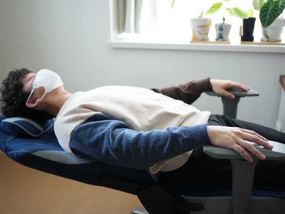 AKRacing Faura180°リクライニング