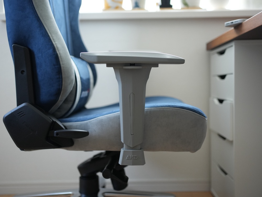 AKRacing Faura　アームレスト高さ調整