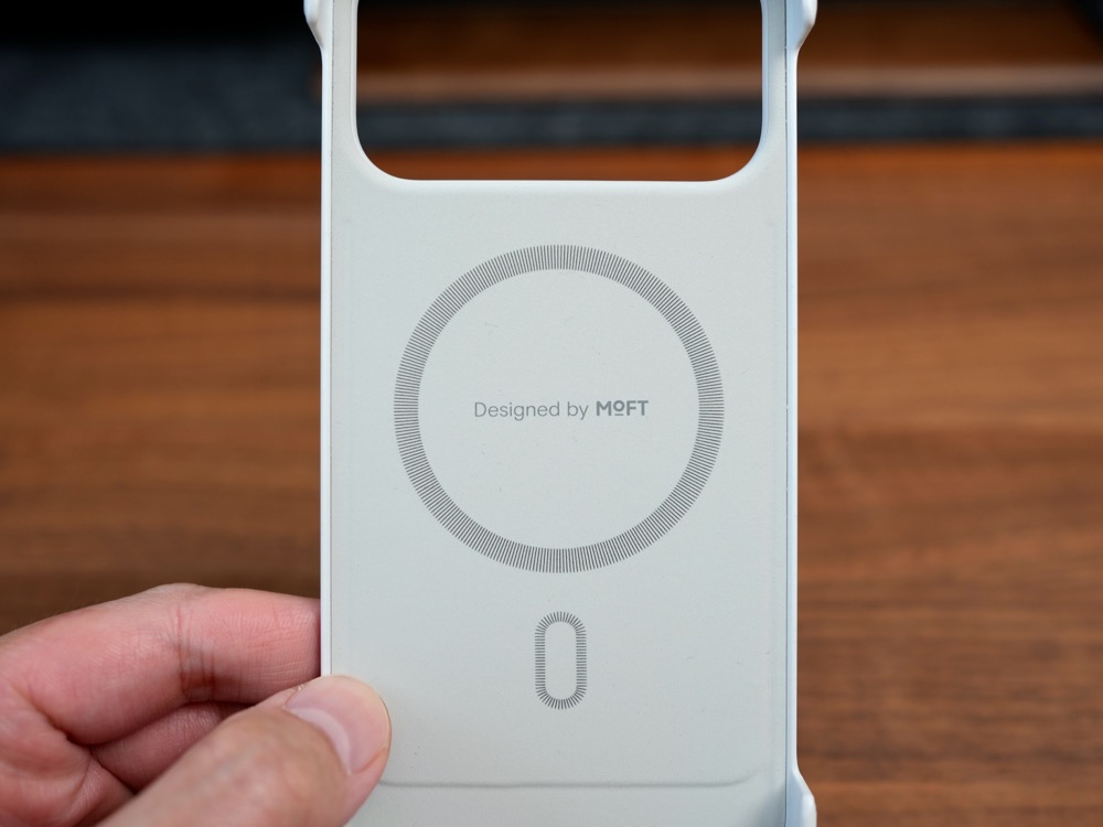 MOFTのiPhone 17用MagSafe対応バイカラーケースのマグセーフ