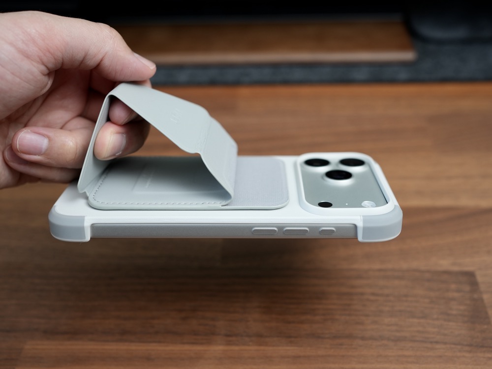 MOFTのiPhone 17用MagSafe対応バイカラーケースのマグセーフ