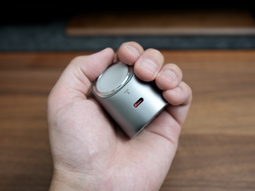 TORRAS FlashEye手に収まる