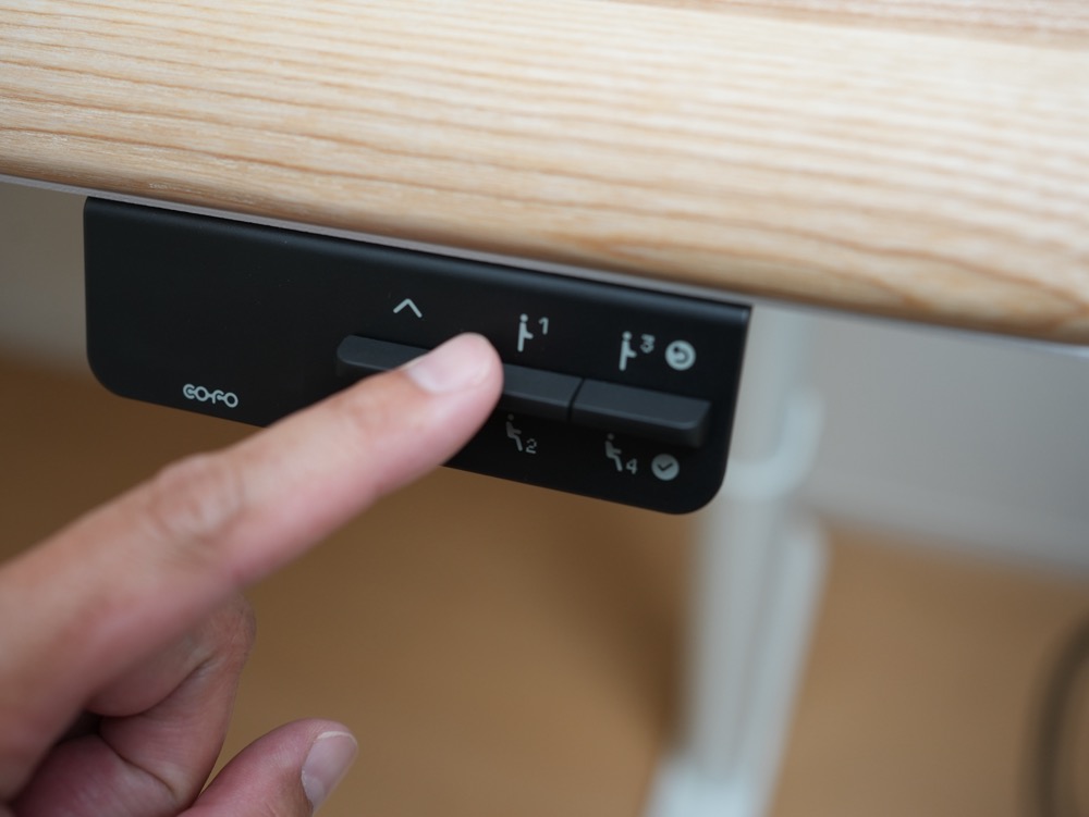 COFO Desk Studioをスタンディング位置まで上げた状態