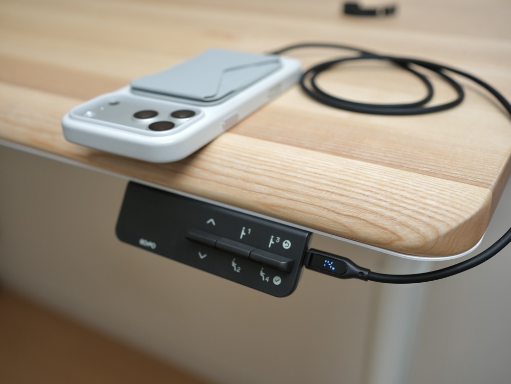COFO Desk Studio 操作パネルのUSB-C充電出力を測定