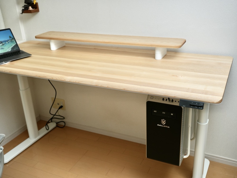 COFO Desk PCマウントの取り付け部