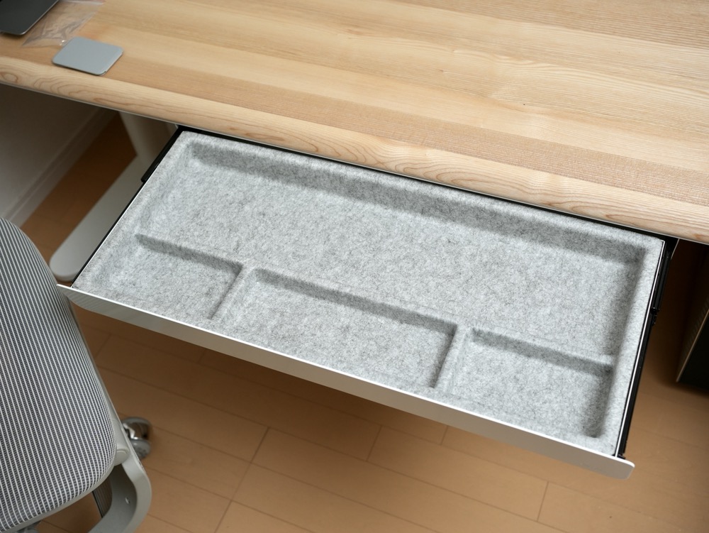 COFO Desk ドロワーの収納スペース