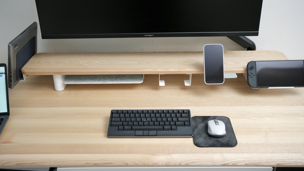 COFO Desk Studioにクランプ固定したモニターアーム